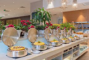 Starcity Hotel & Condotel Beachfront Nha Trang