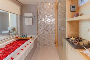 Starcity Hotel & Condotel Beachfront Nha Trang