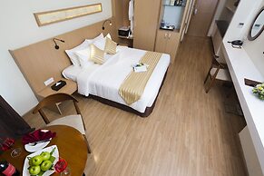 Starcity Hotel & Condotel Beachfront Nha Trang