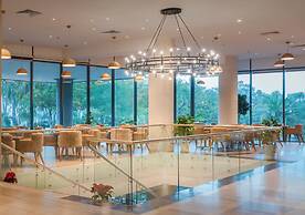 Starcity Hotel & Condotel Beachfront Nha Trang