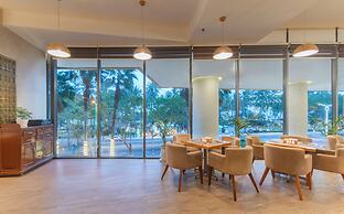 Starcity Hotel & Condotel Beachfront Nha Trang