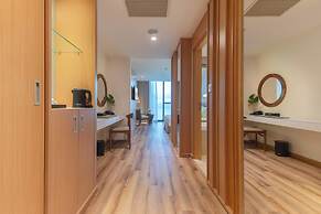 Starcity Hotel & Condotel Beachfront Nha Trang