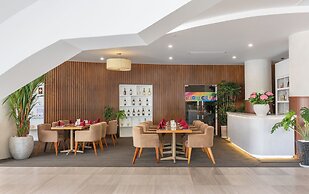 Starcity Hotel & Condotel Beachfront Nha Trang