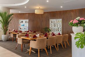 Starcity Hotel & Condotel Beachfront Nha Trang