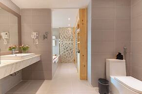 Starcity Hotel & Condotel Beachfront Nha Trang