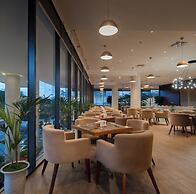 Starcity Hotel & Condotel Beachfront Nha Trang