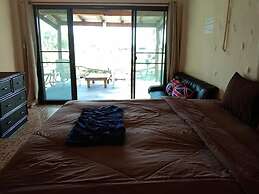 Banana Sunset Bar & Bungalows