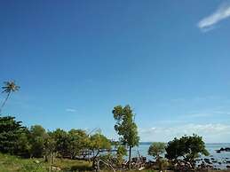 Banana Sunset Bar & Bungalows