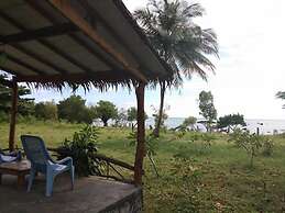 Banana Sunset Bar & Bungalows