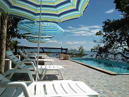 Banana Sunset Bar & Bungalows