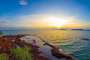 Banana Sunset Bar & Bungalows