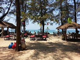 Eco Lanta Hideaway Beach Resort