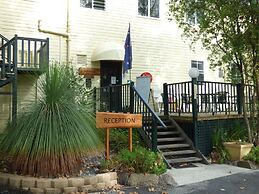 Tenterfield Lodge and Caravan Park