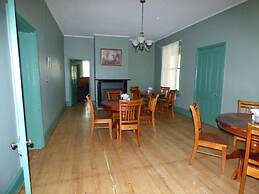 Tenterfield Lodge and Caravan Park