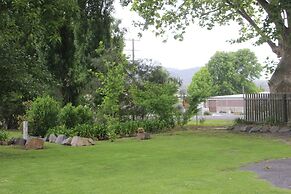 Tenterfield Lodge and Caravan Park