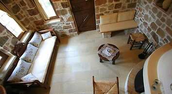 Lithos Traditional Houses