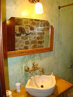 Lithos Traditional Houses