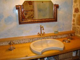 Lithos Traditional Houses