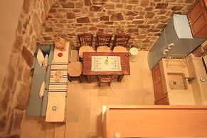 Lithos Traditional Houses