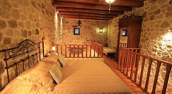 Lithos Traditional Houses