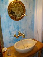 Lithos Traditional Houses