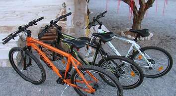 Lithos Traditional Houses