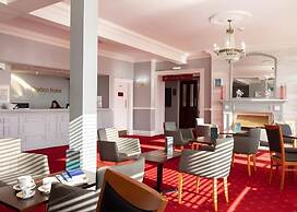The Carlton Hotel