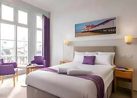 The Carlton Hotel