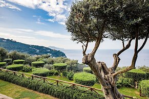 Villa Fiorella Art Hotel