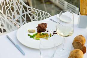 Villa Fiorella Art Hotel