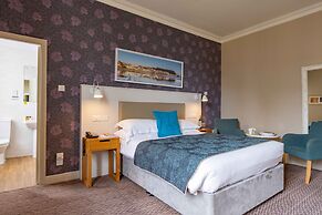 The New Southlands Hotel