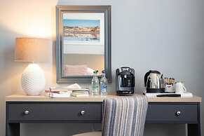 The New Southlands Hotel