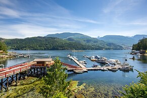 Bathgate Resort and Marina