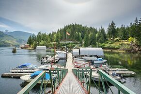 Bathgate Resort and Marina