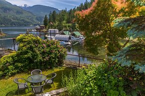 Bathgate Resort and Marina