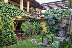 Las Camelias Inn