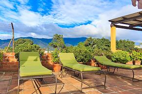 Las Camelias Inn