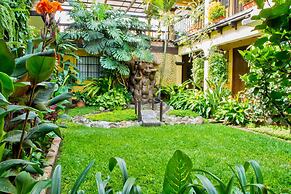 Las Camelias Inn