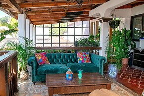 Las Camelias Inn