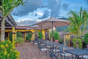 Las Camelias Inn