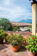 Las Camelias Inn