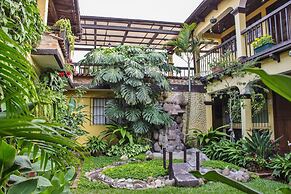 Las Camelias Inn