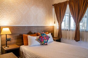 Las Camelias Inn