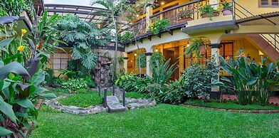 Las Camelias Inn