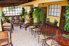 Las Camelias Inn
