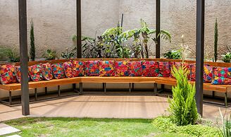 Las Camelias Inn
