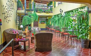 Las Camelias Inn