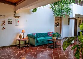 Las Camelias Inn