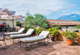 Las Camelias Inn