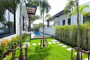 WE by Sirin Pool Villa Huahin